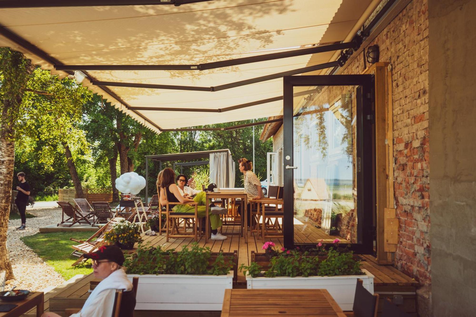 Mia Glamping Hotel Orissaare Exterior foto