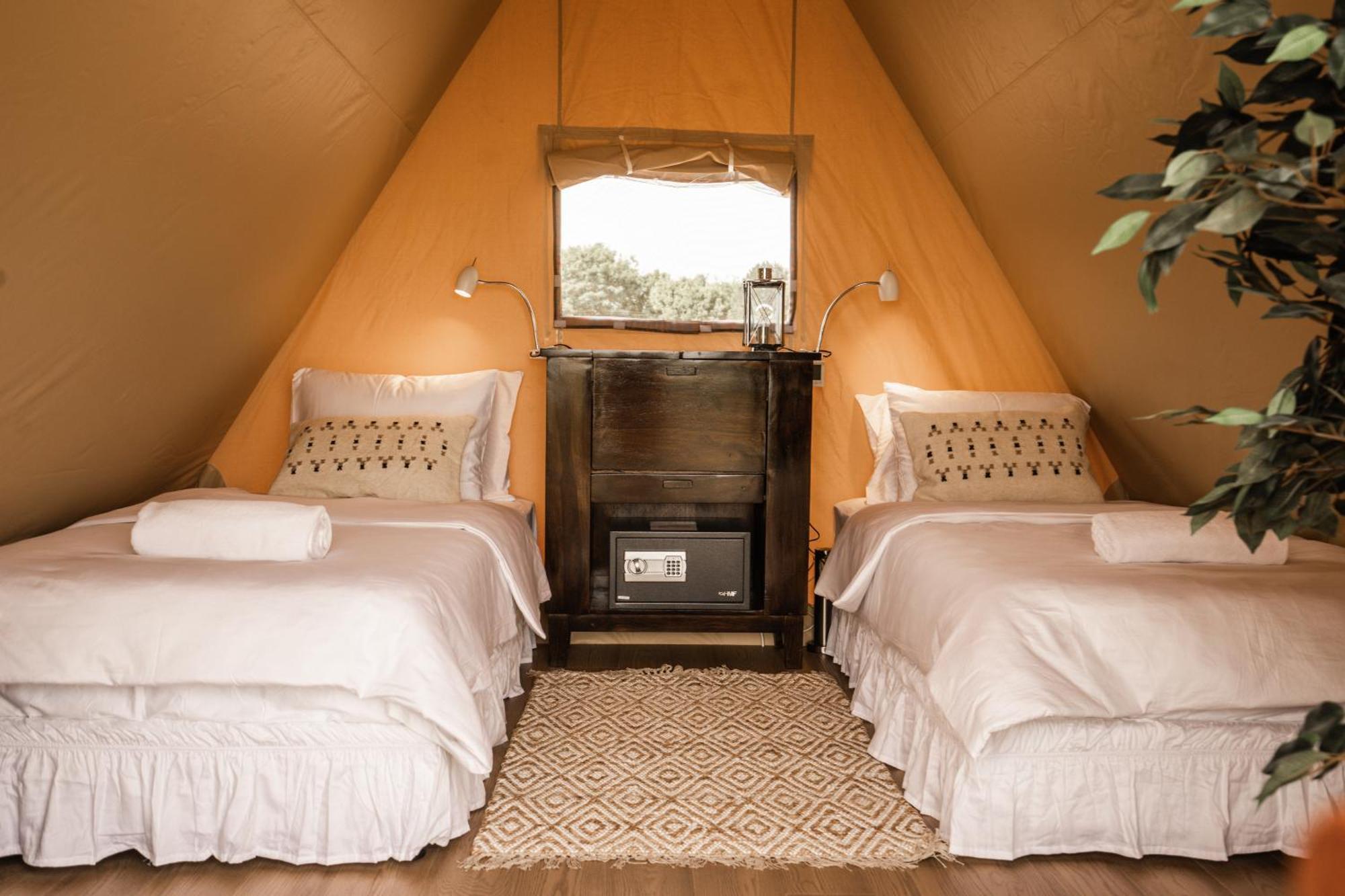 Mia Glamping Hotel Orissaare Exterior foto