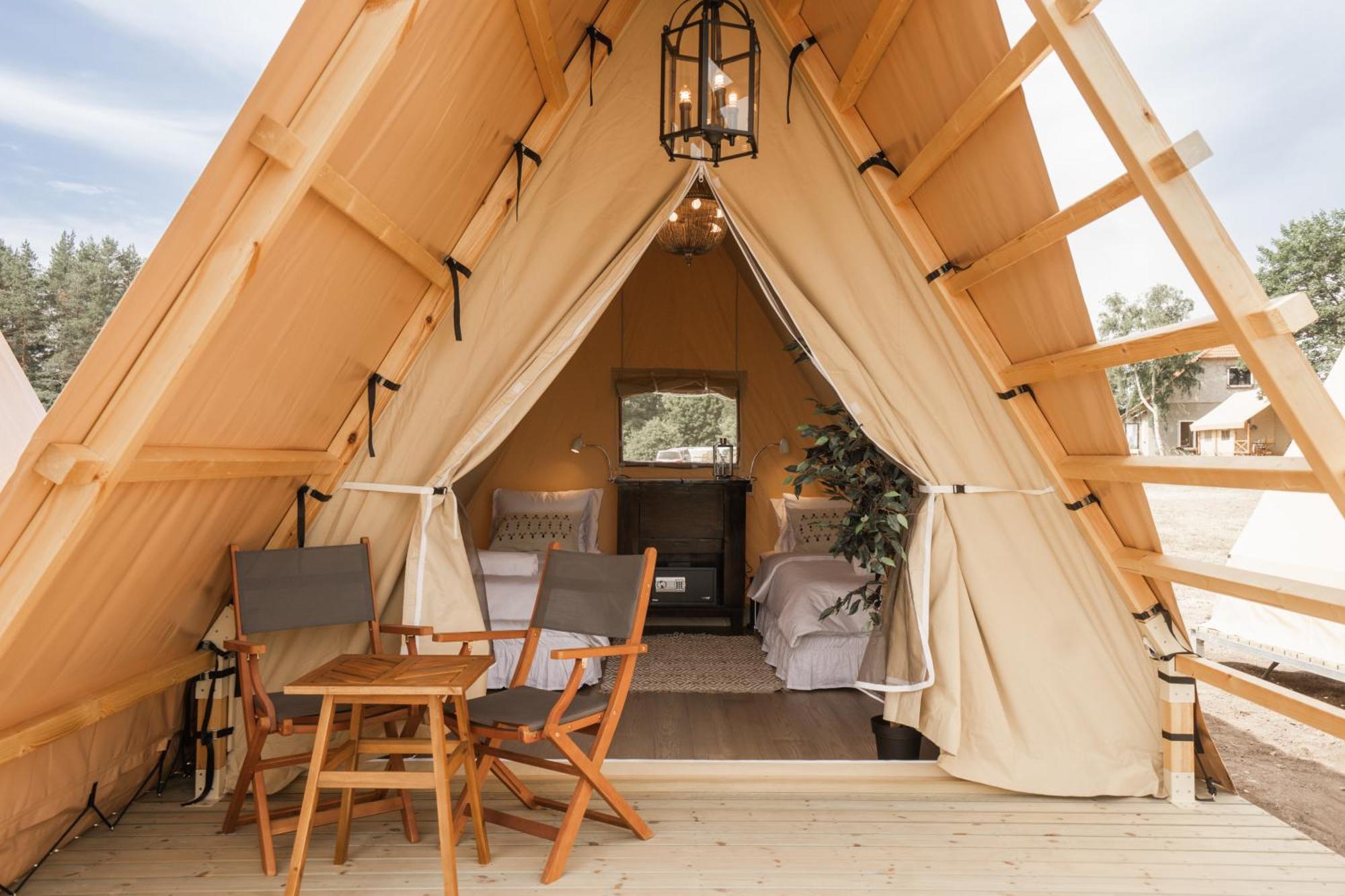 Mia Glamping Hotel Orissaare Exterior foto