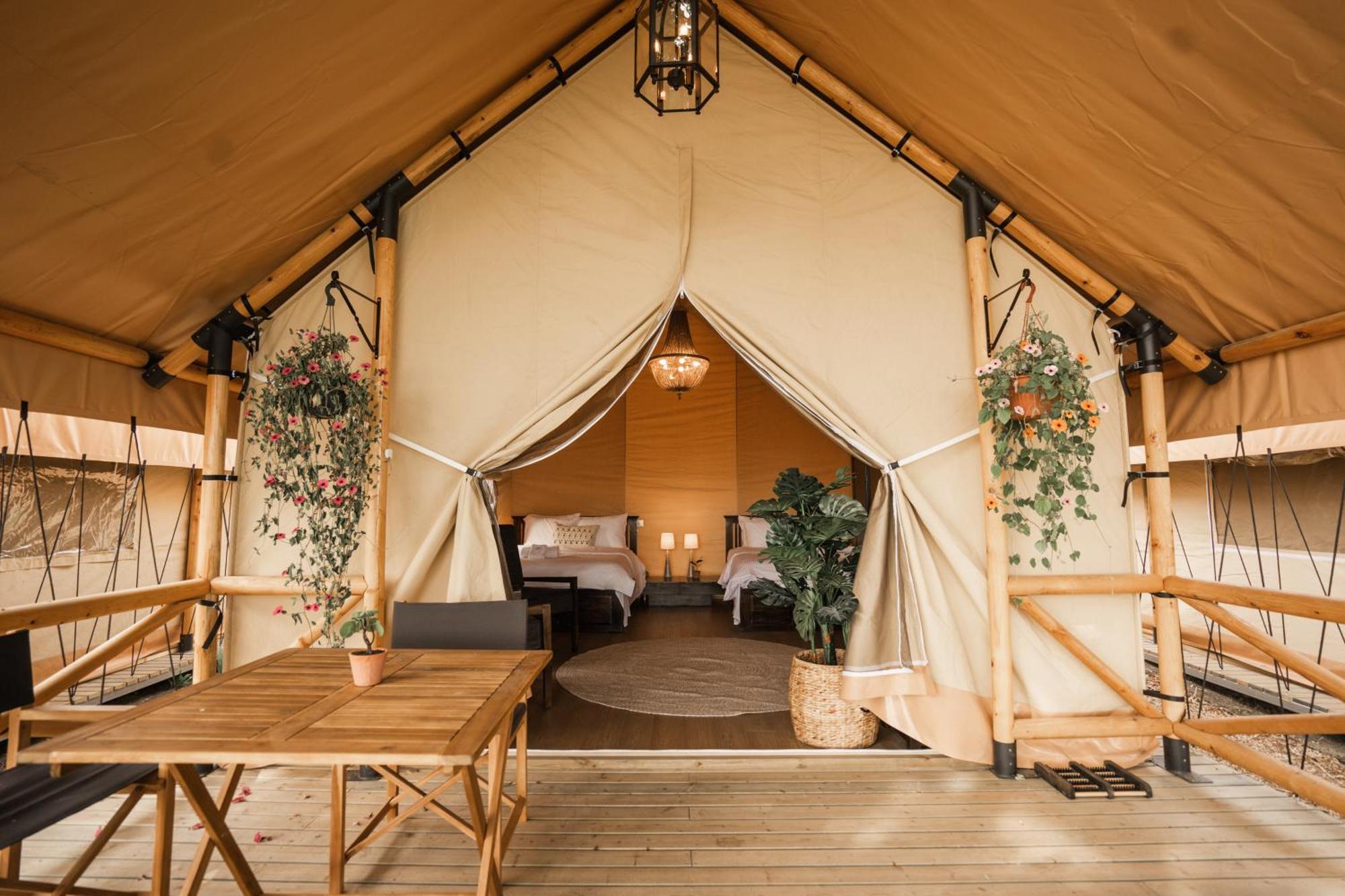 Mia Glamping Hotel Orissaare Exterior foto