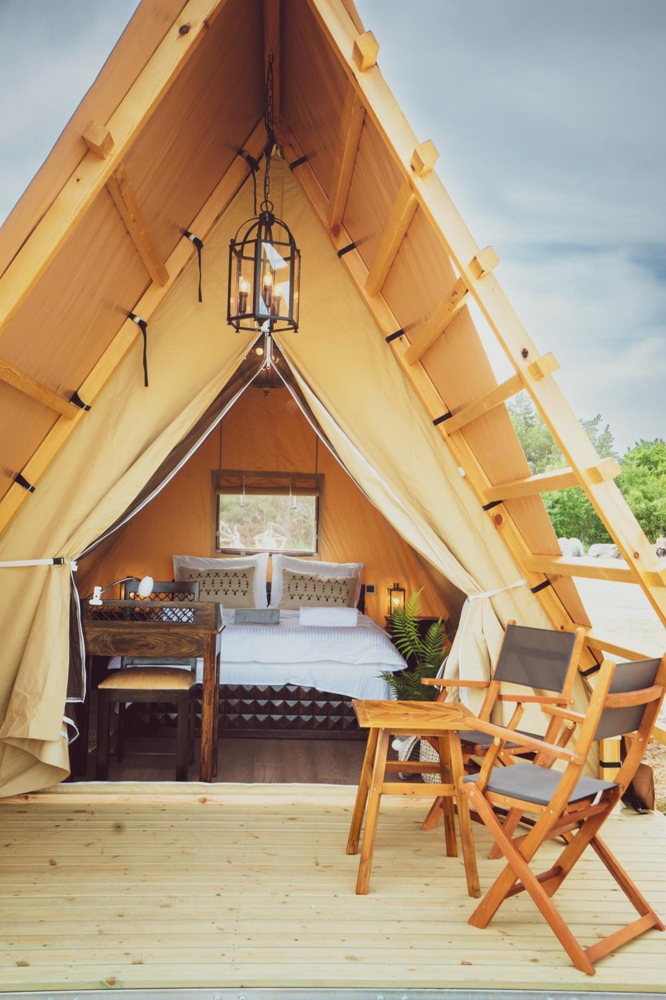 Mia Glamping Hotel Orissaare Exterior foto