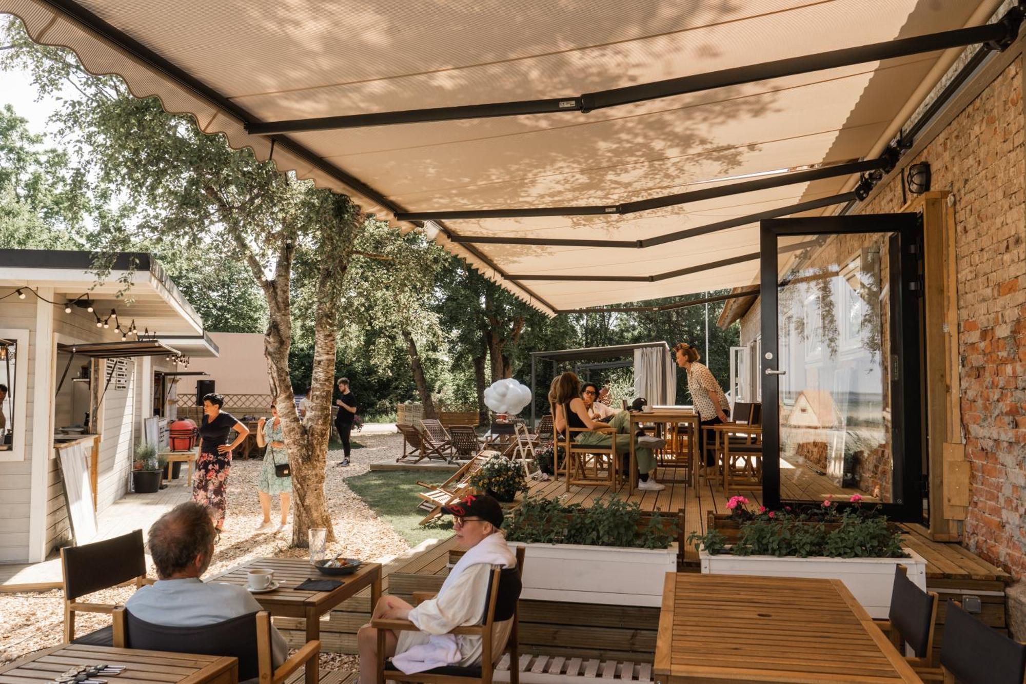 Mia Glamping Hotel Orissaare Exterior foto